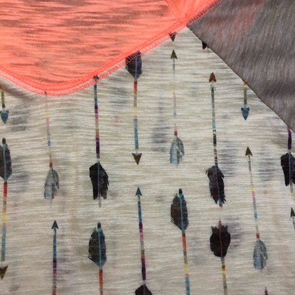 Buckle shirt. Cream with Arrows. Size S. - Picture 4 of 4